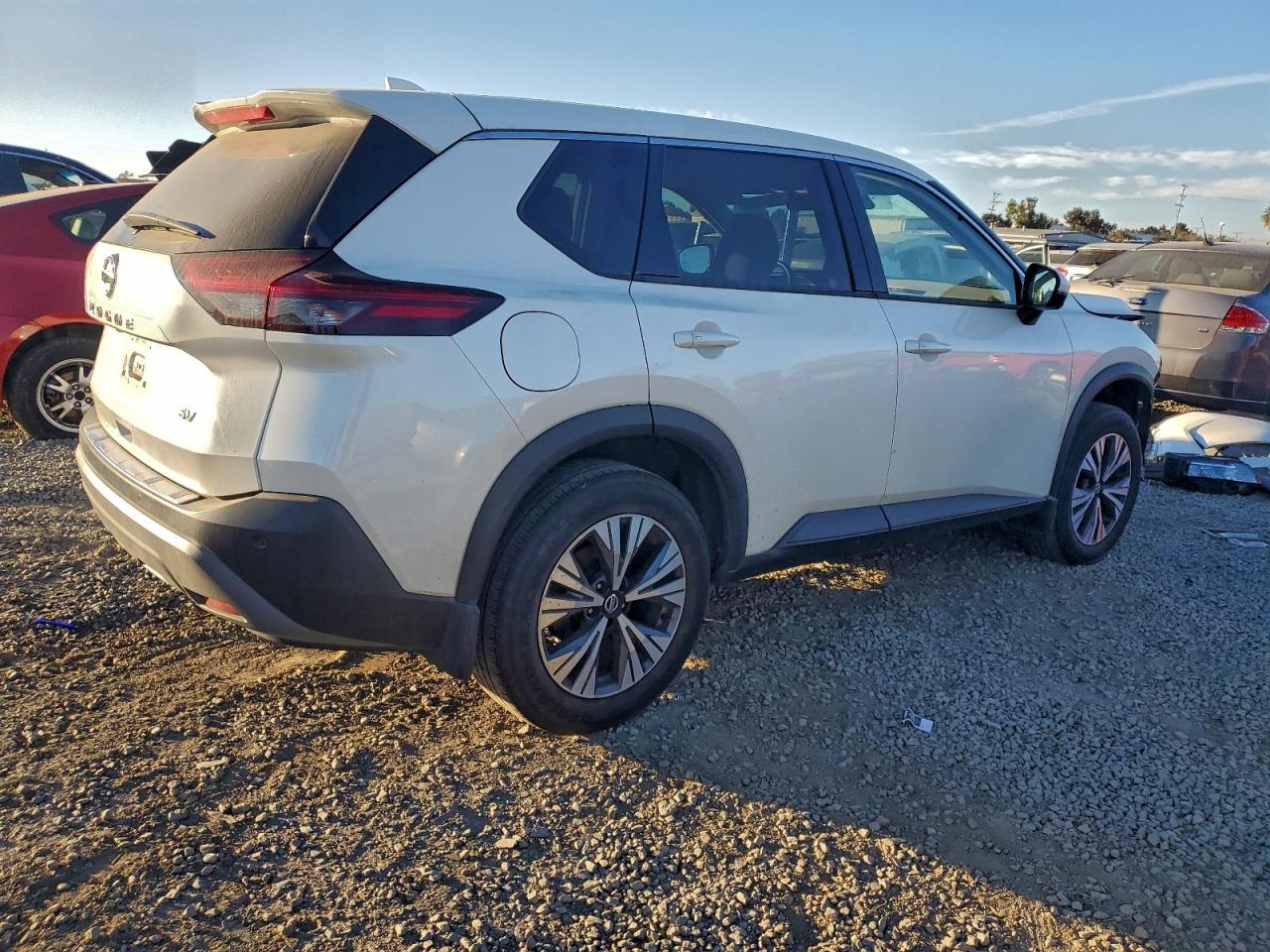 2021 NISSAN ROGUE SV photo 3