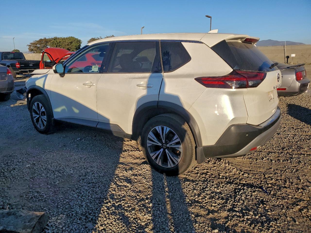 2021 NISSAN ROGUE SV photo 2