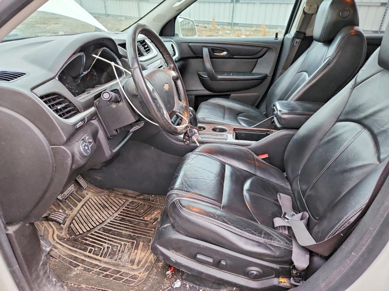 2014 CHEVROLET TRAVERSE LT photo 7