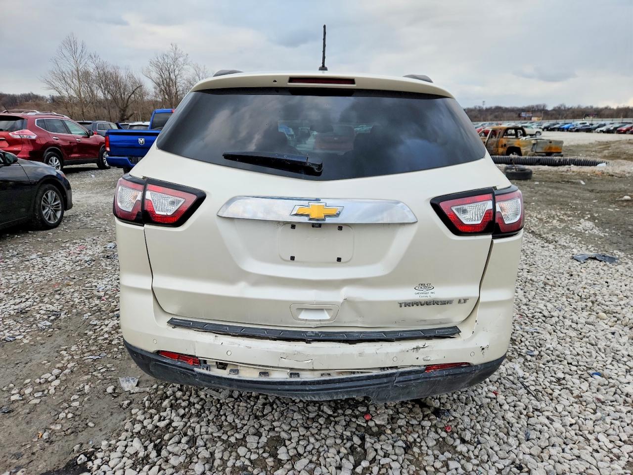 2014 CHEVROLET TRAVERSE LT photo 6