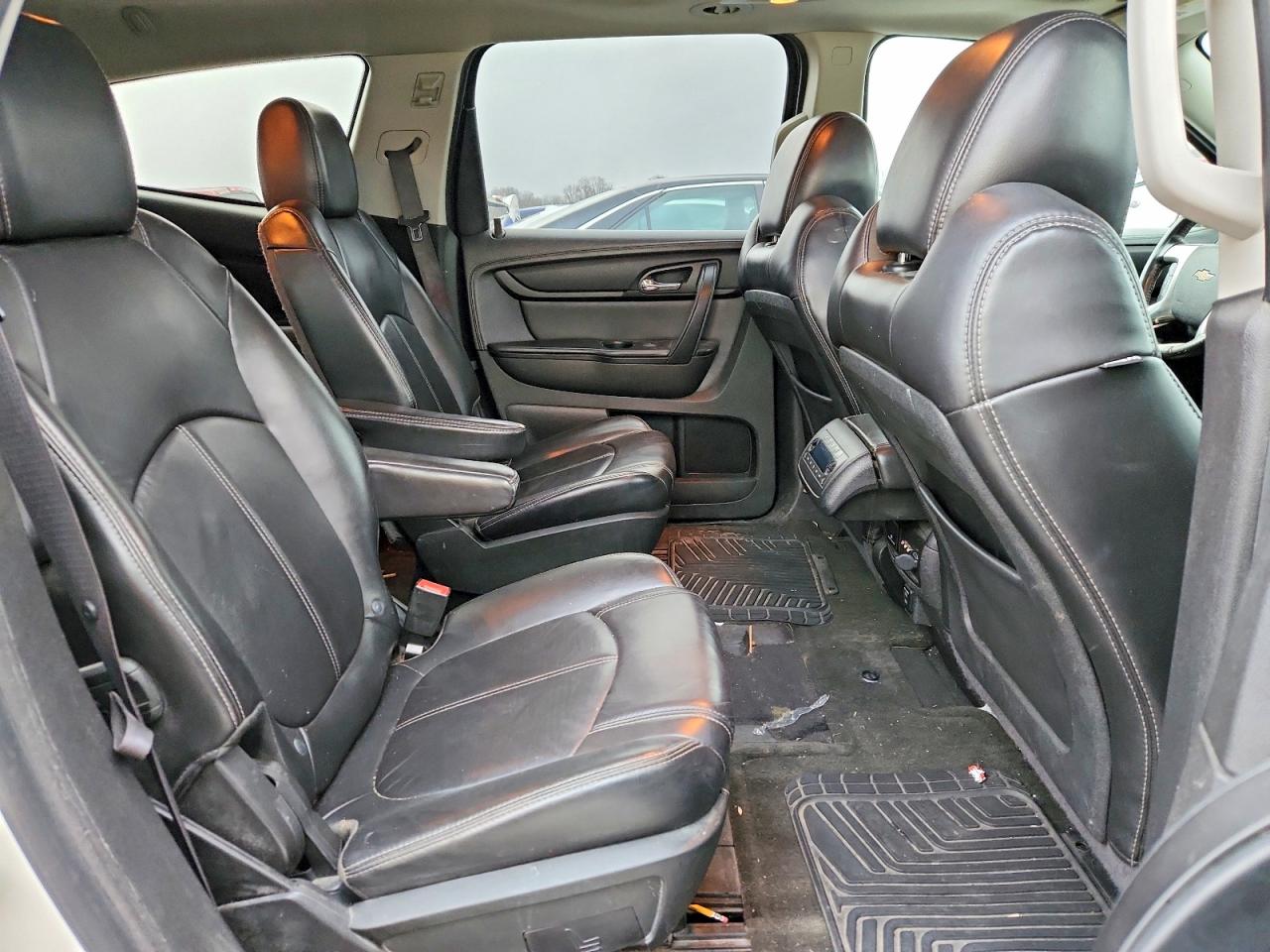 2014 CHEVROLET TRAVERSE LT photo 11