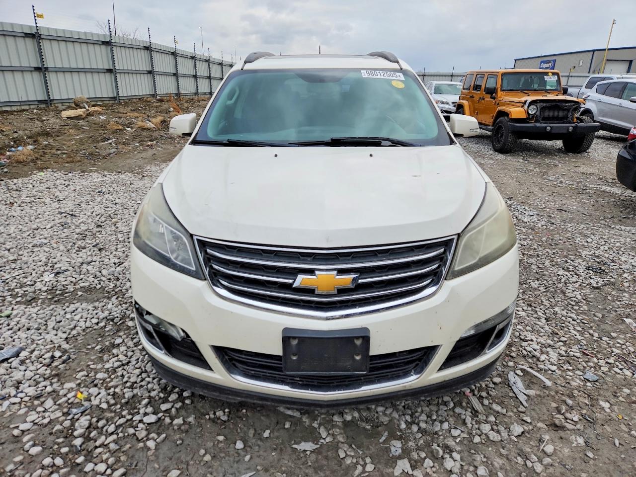 2014 CHEVROLET TRAVERSE LT photo 5