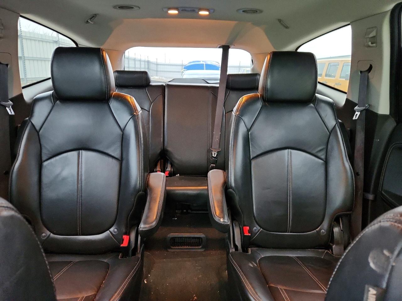 2014 CHEVROLET TRAVERSE LT photo 10