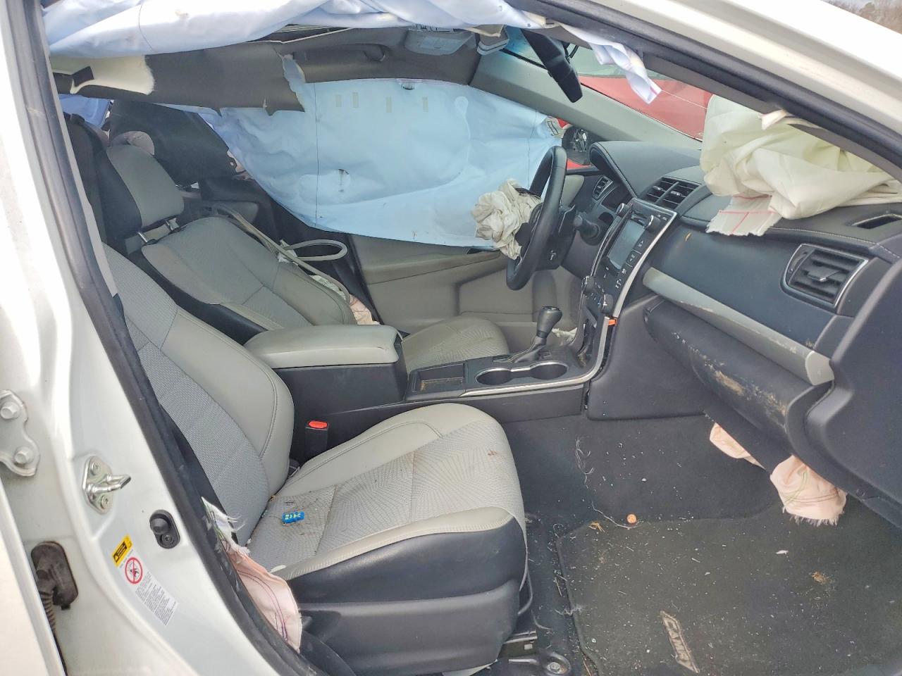 2016 TOYOTA CAMRY LE photo 7