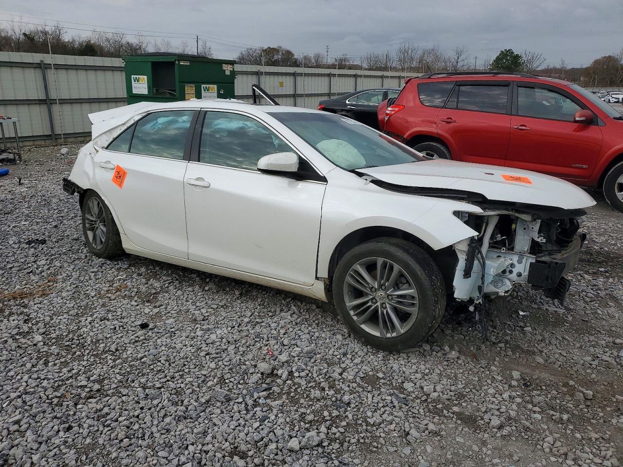 2016 TOYOTA CAMRY LE photo 4
