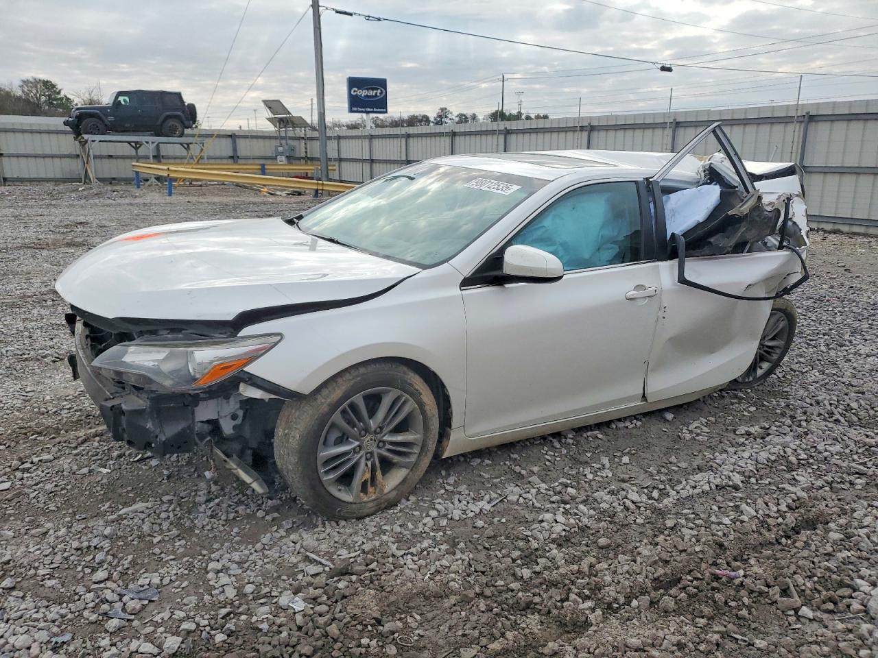 2016 TOYOTA CAMRY