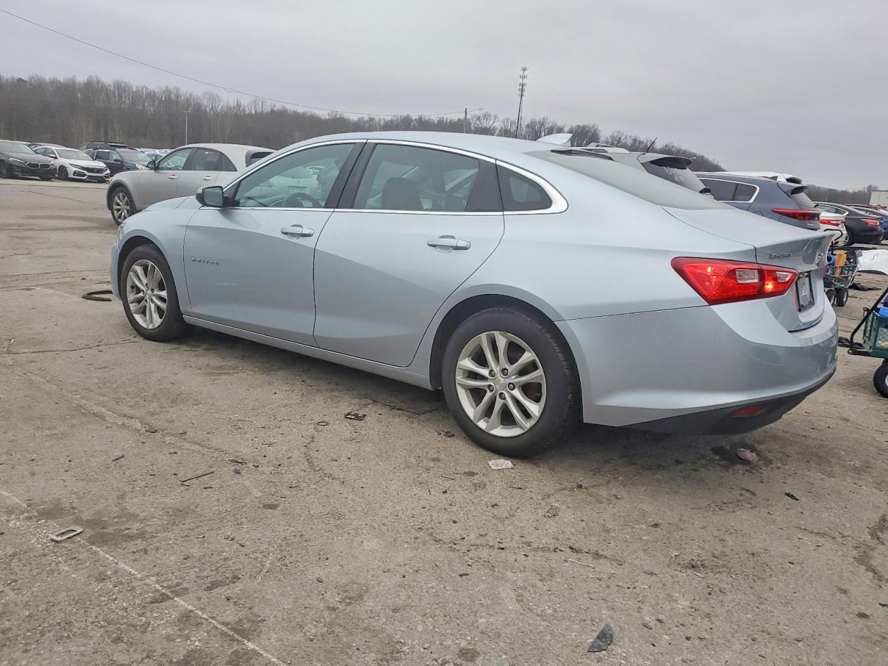 2018 CHEVROLET MALIBU LT photo 2