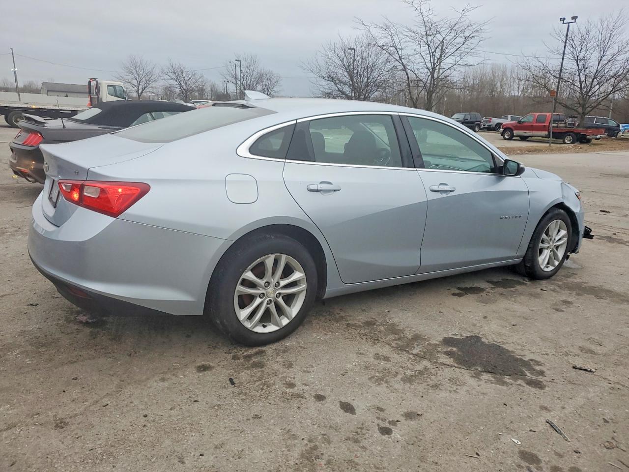 2018 CHEVROLET MALIBU LT photo 3