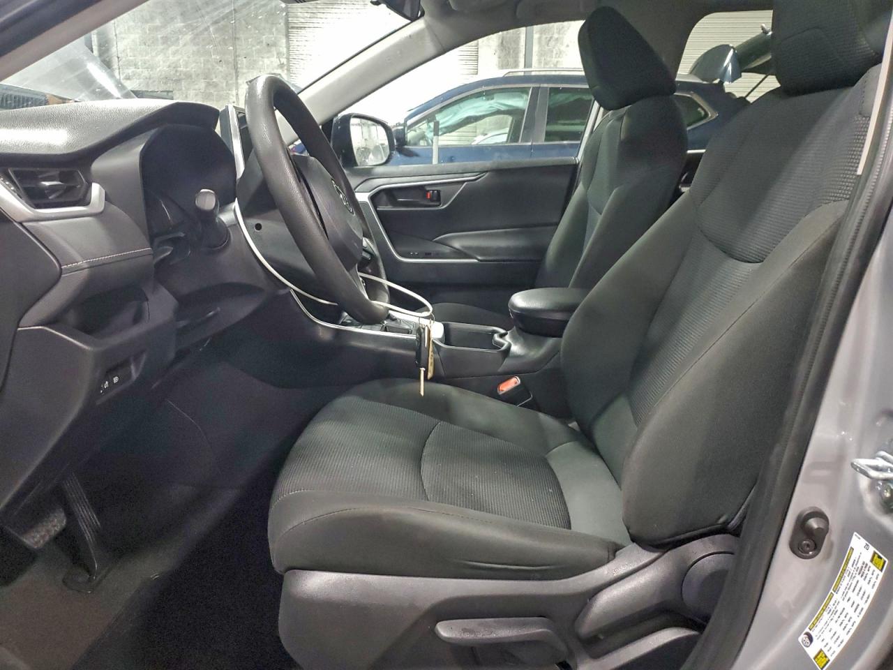 2024 TOYOTA RAV4 LE photo 7