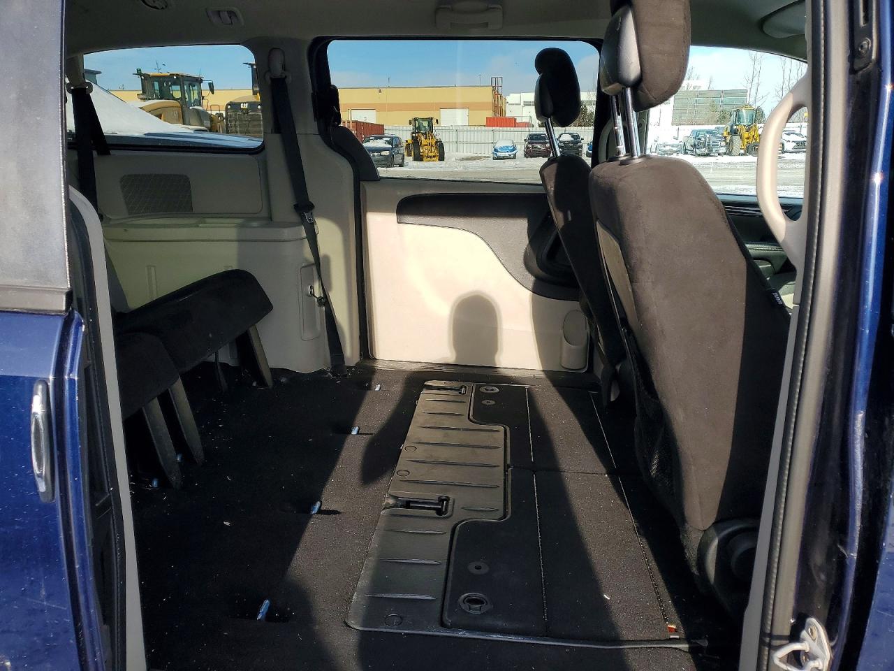 2013 DODGE GRAND CARAVAN SE photo 11