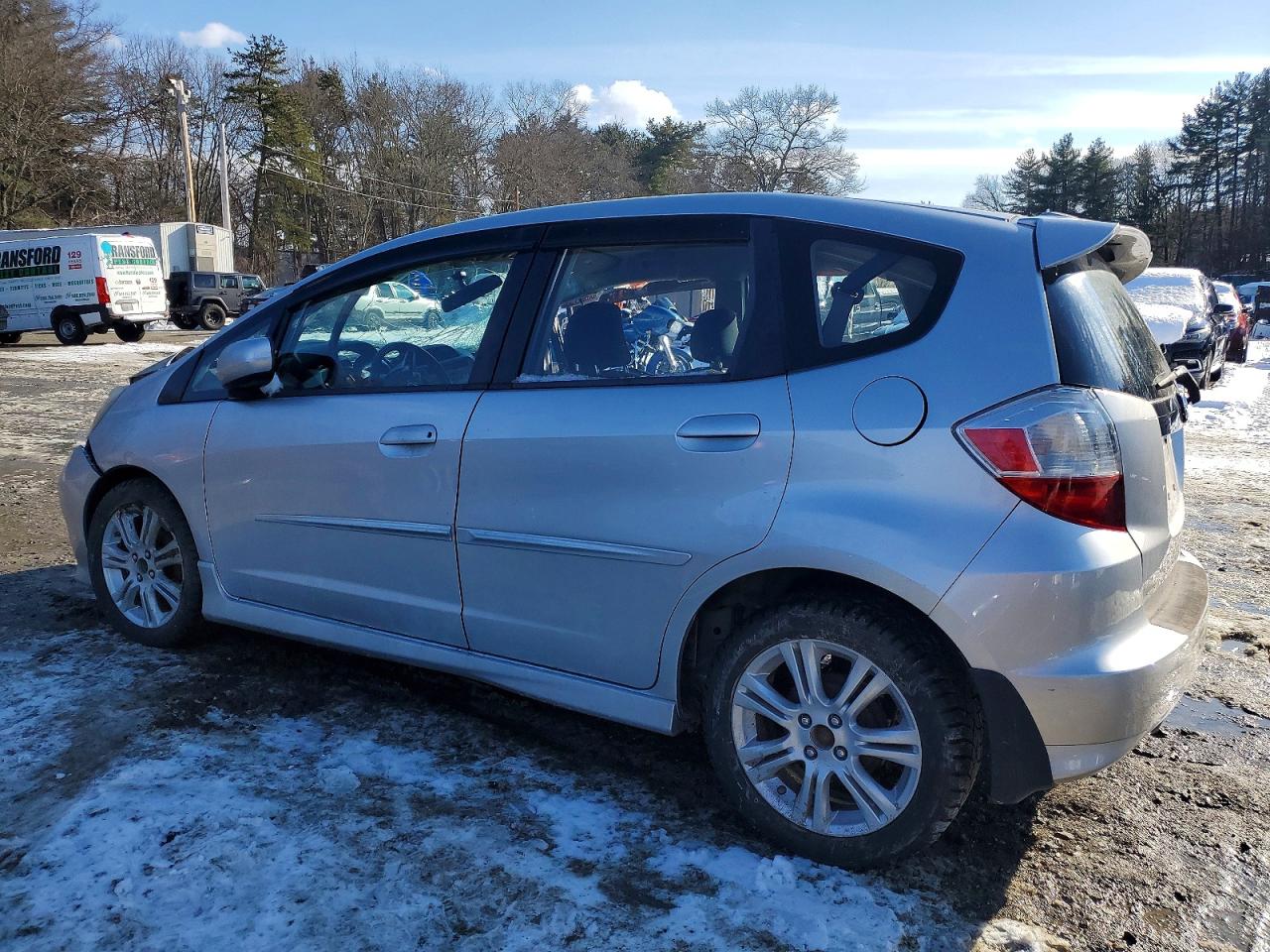 2011 HONDA FIT SPORT photo 2