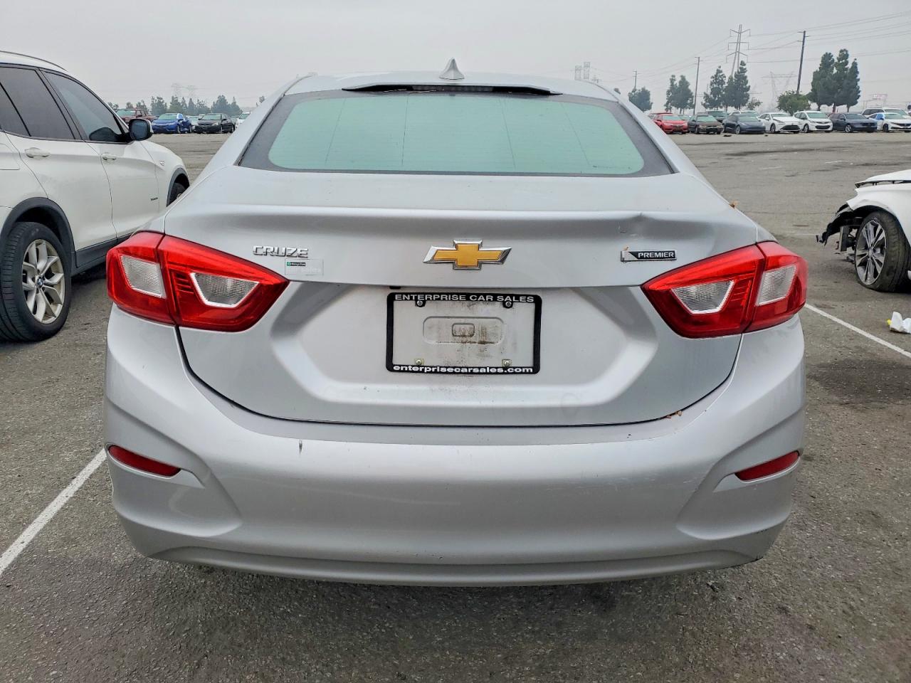 2017 CHEVROLET CRUZE PREMIER photo 6