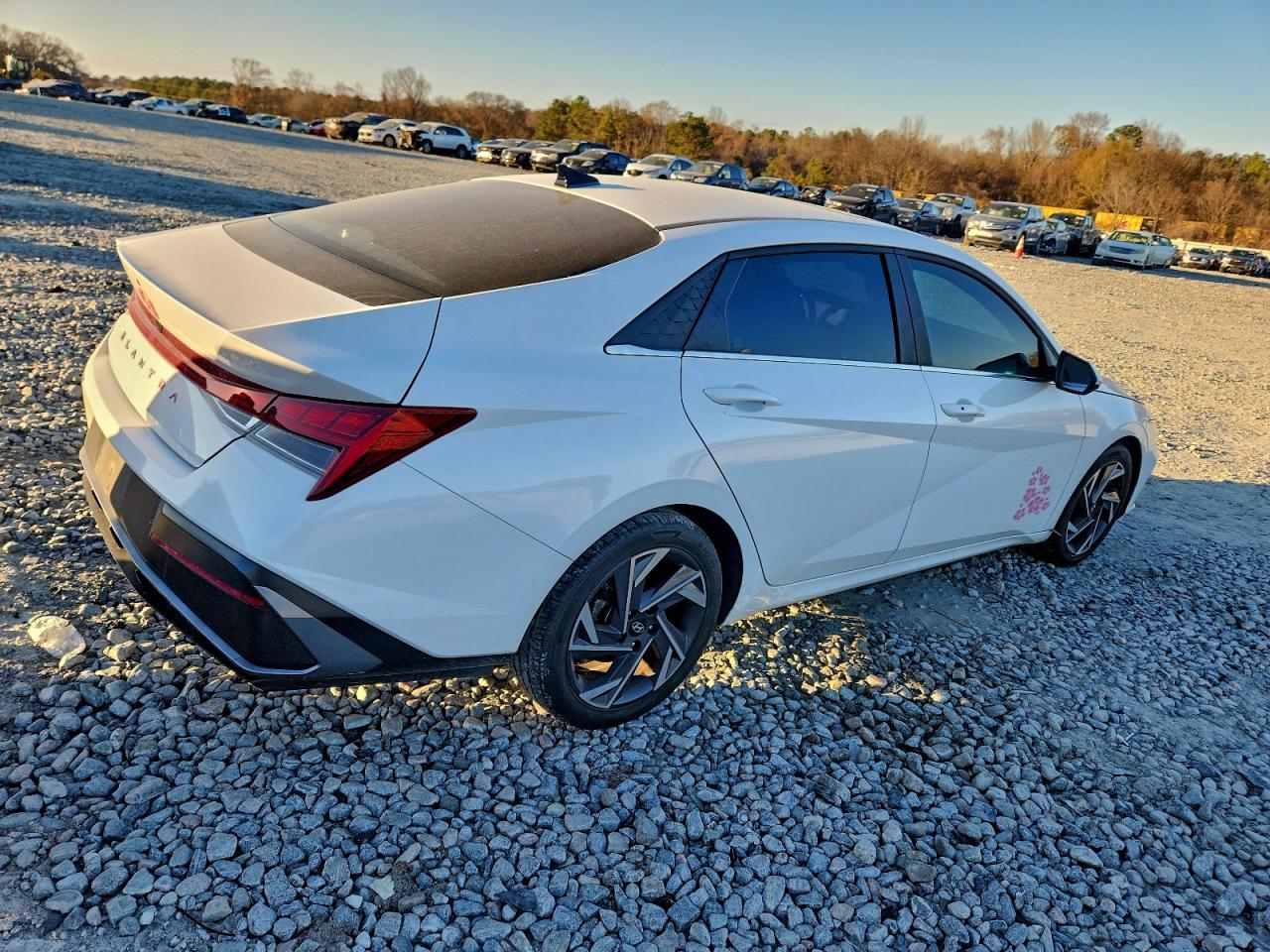 2024 HYUNDAI ELANTRA SEL photo 3