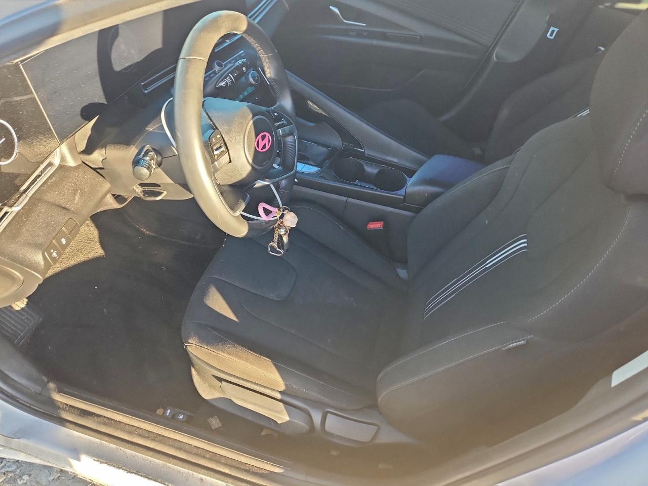 2024 HYUNDAI ELANTRA SEL photo 7