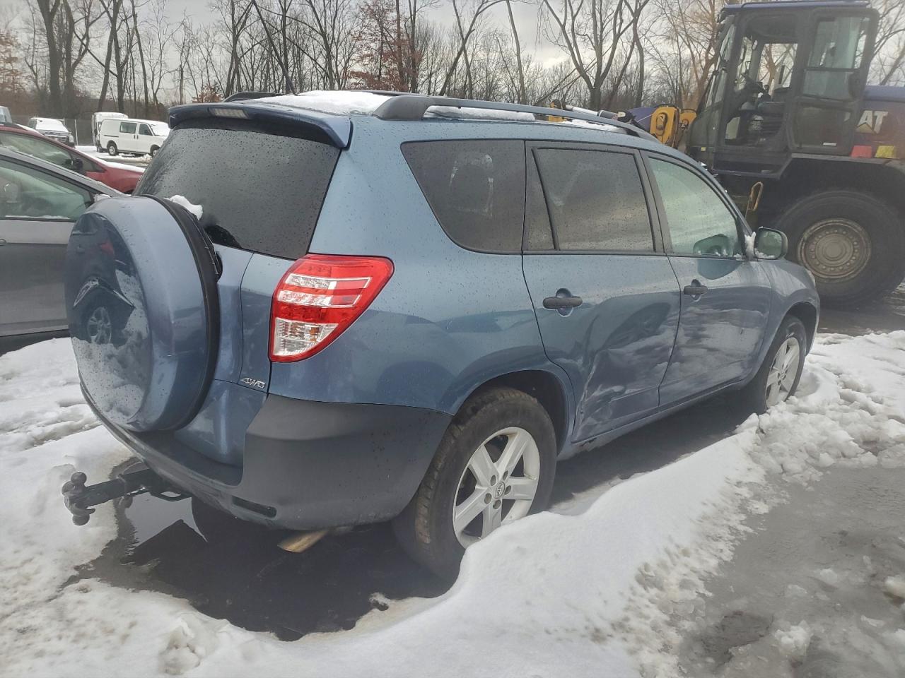 2010 TOYOTA RAV4 photo 3