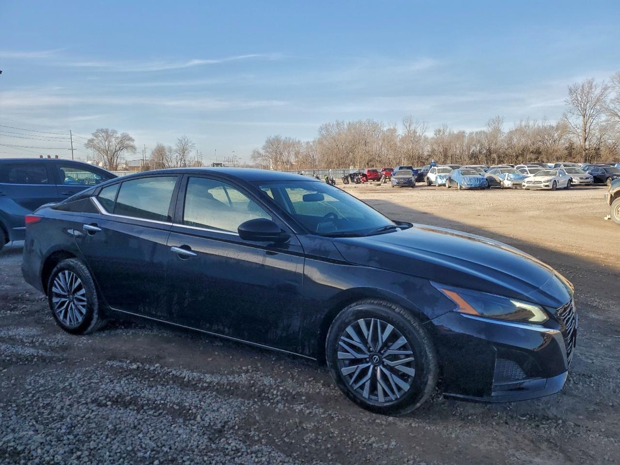 2025 NISSAN ALTIMA SV photo 4