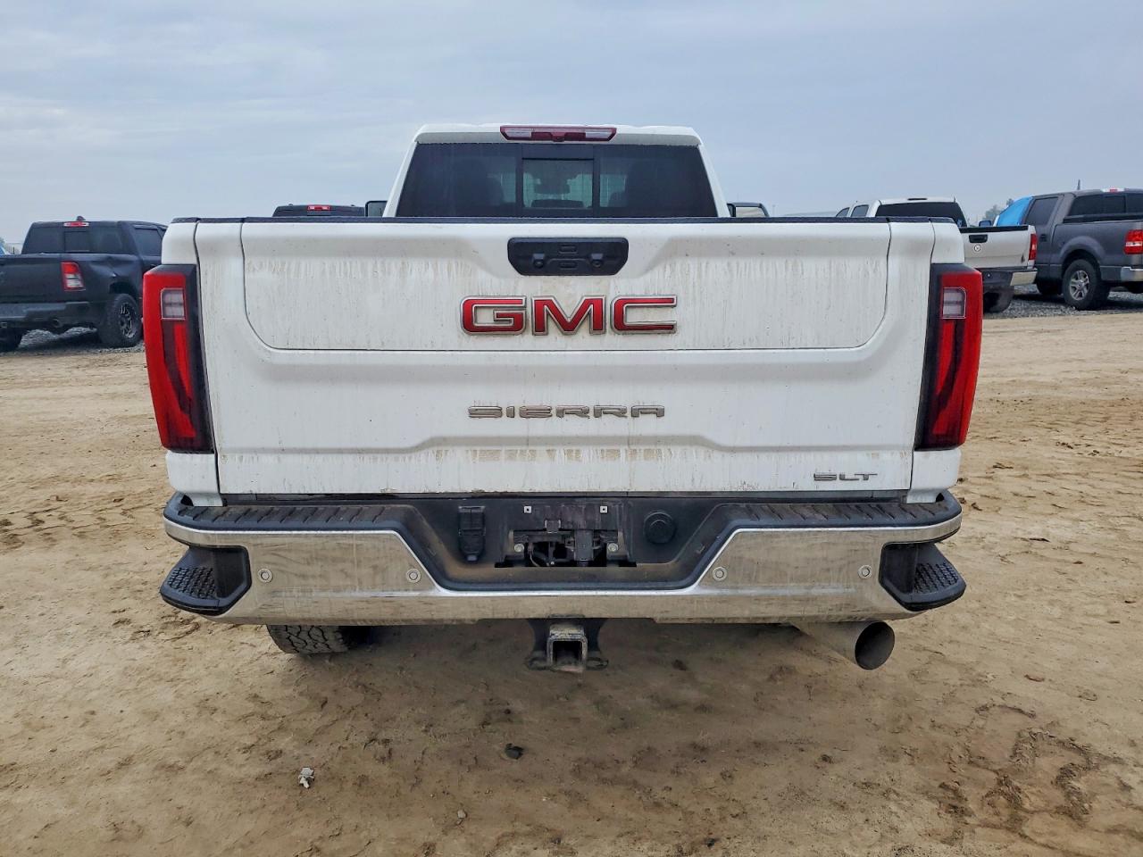 2025 GMC SIERRA K3500 SLT photo 6