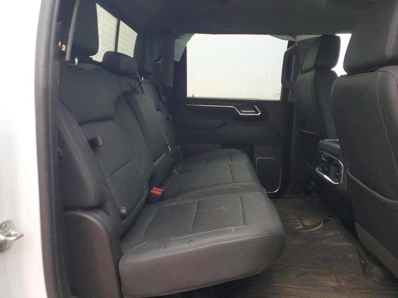 2025 GMC SIERRA K3500 SLT photo 10