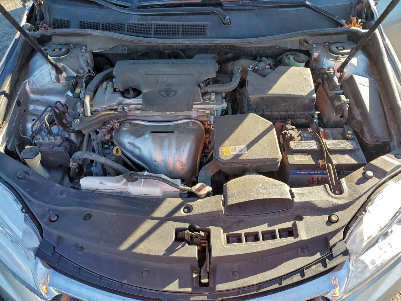 2016 TOYOTA CAMRY LE photo 11