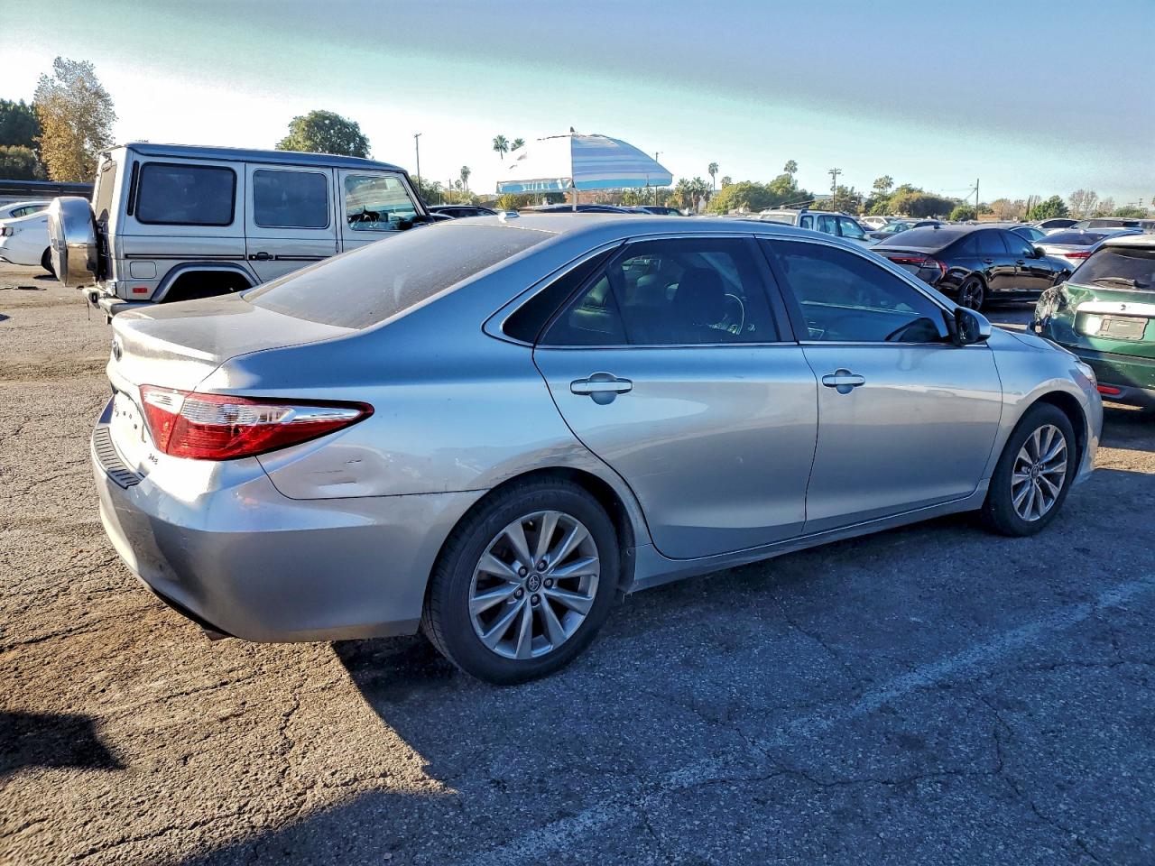 2016 TOYOTA CAMRY LE photo 3