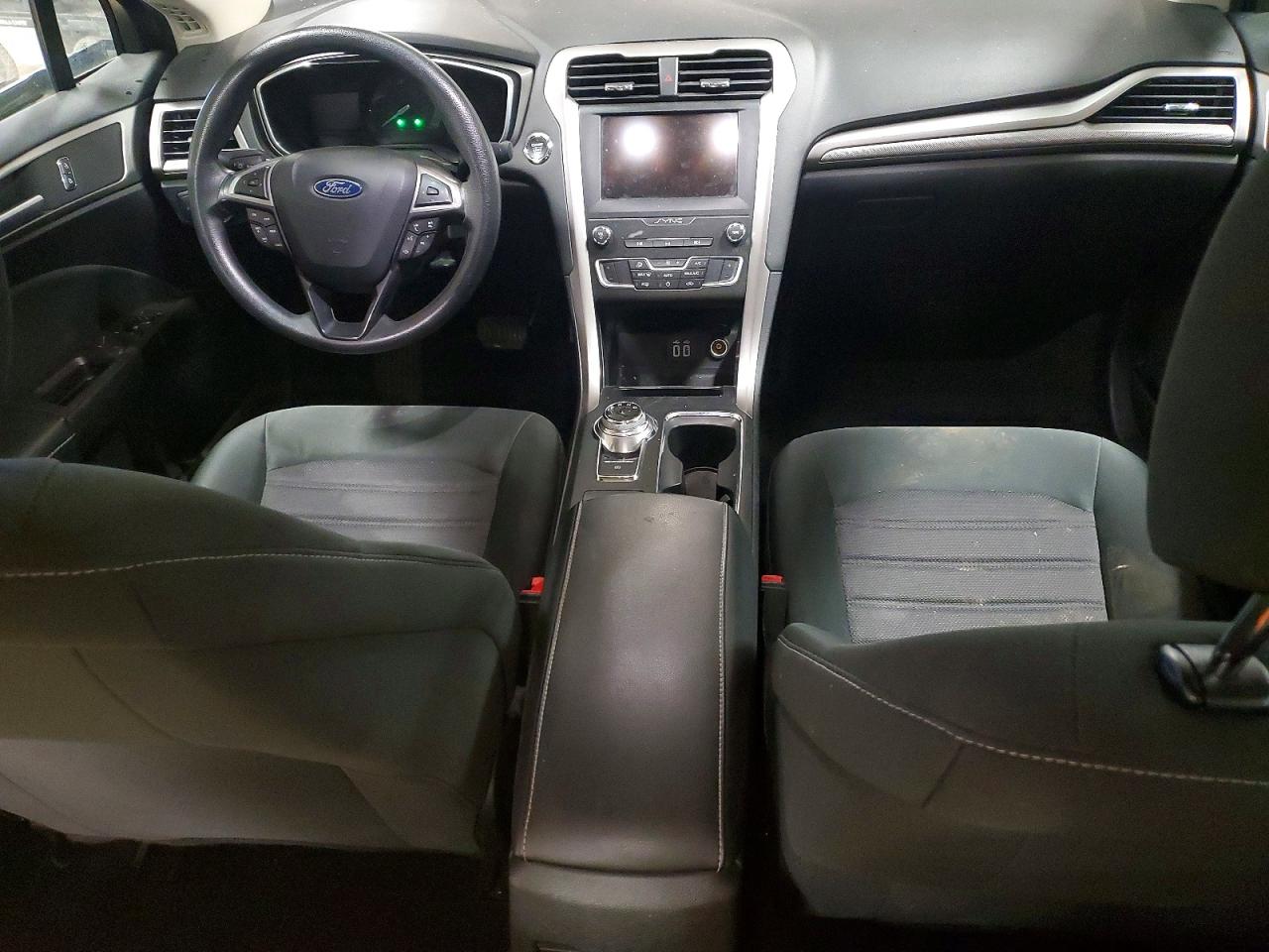 2020 FORD FUSION SE photo 8