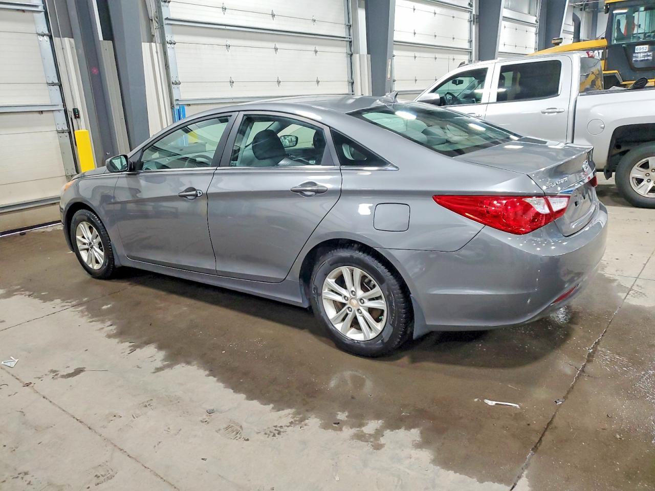 2011 HYUNDAI SONATA GLS photo 2