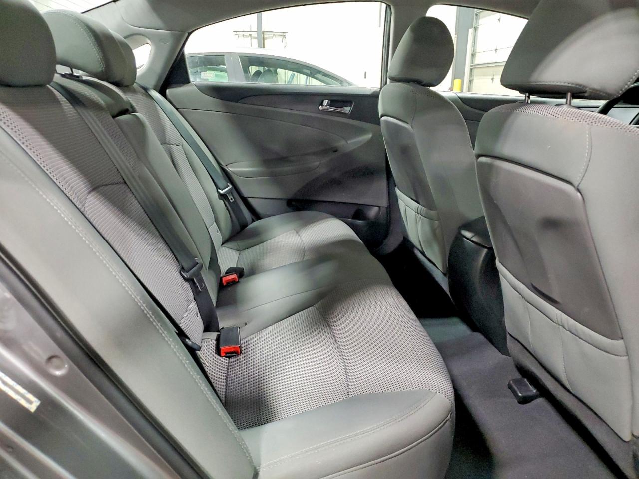 2011 HYUNDAI SONATA GLS photo 10