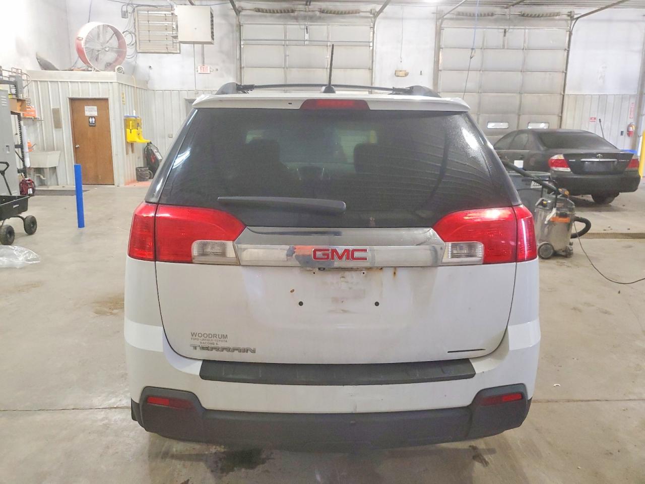 2015 GMC TERRAIN SLT photo 6