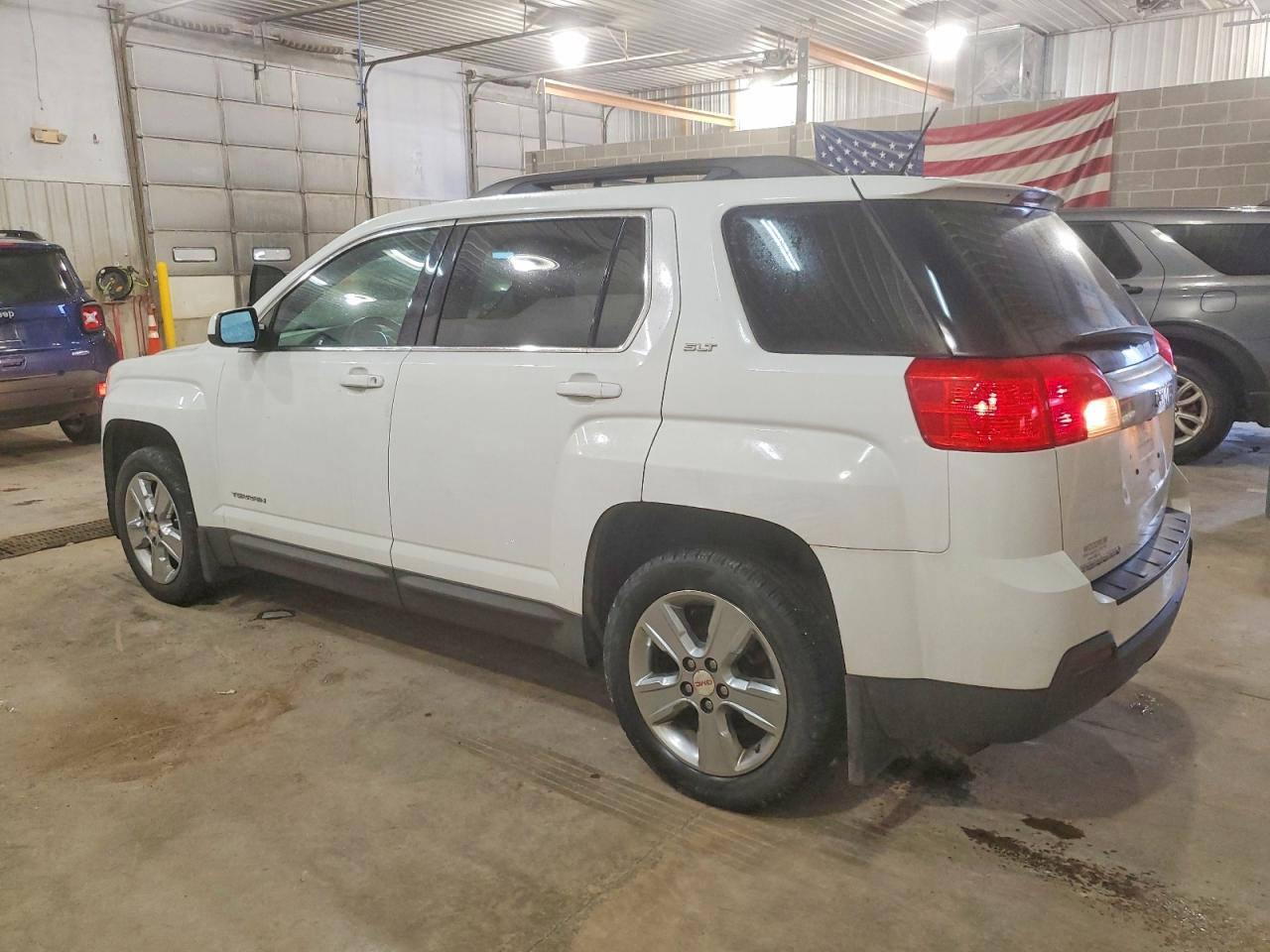 2015 GMC TERRAIN SLT photo 2
