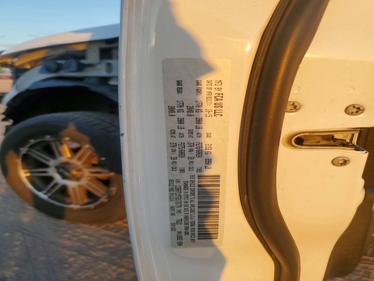 2016 RAM 1500 SLT photo 13