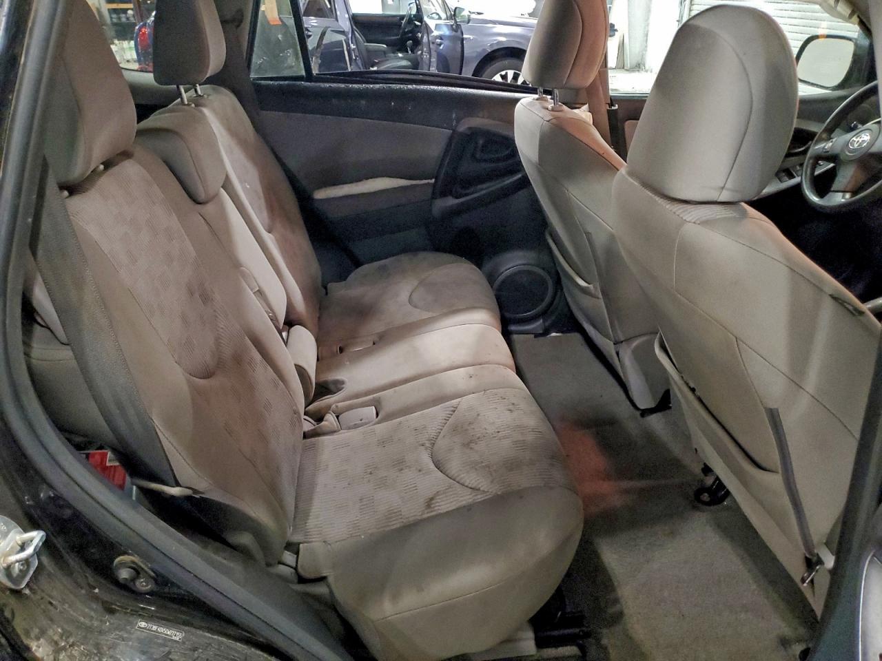 2012 TOYOTA RAV4 photo 11