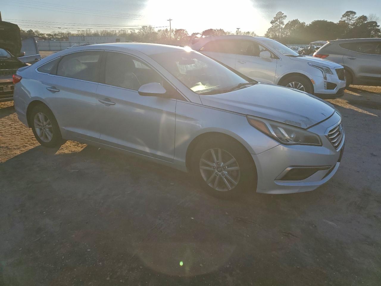 2017 HYUNDAI SONATA SE photo 4
