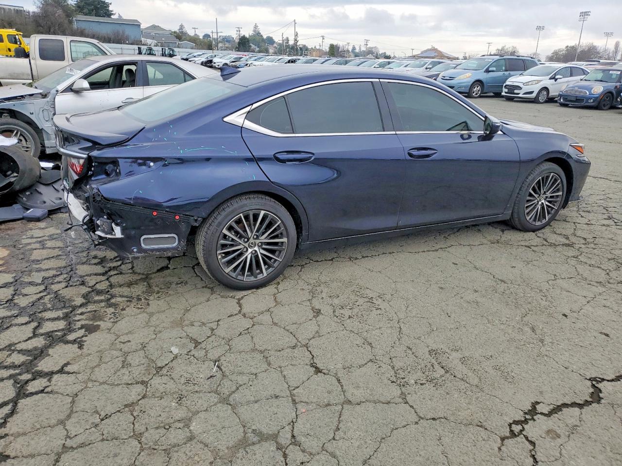 2024 LEXUS ES 300H BASE photo 3