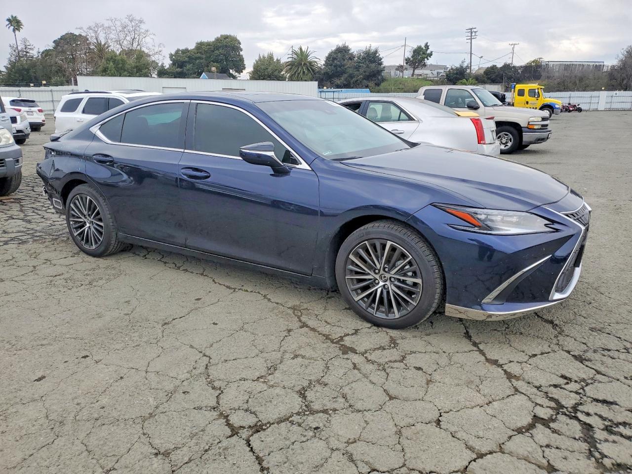 2024 LEXUS ES 300H BASE photo 4