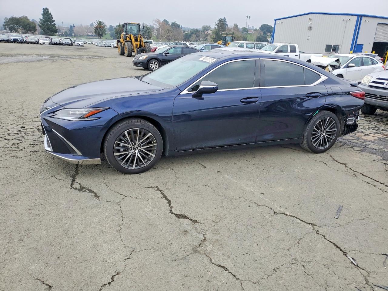 2024 LEXUS ES