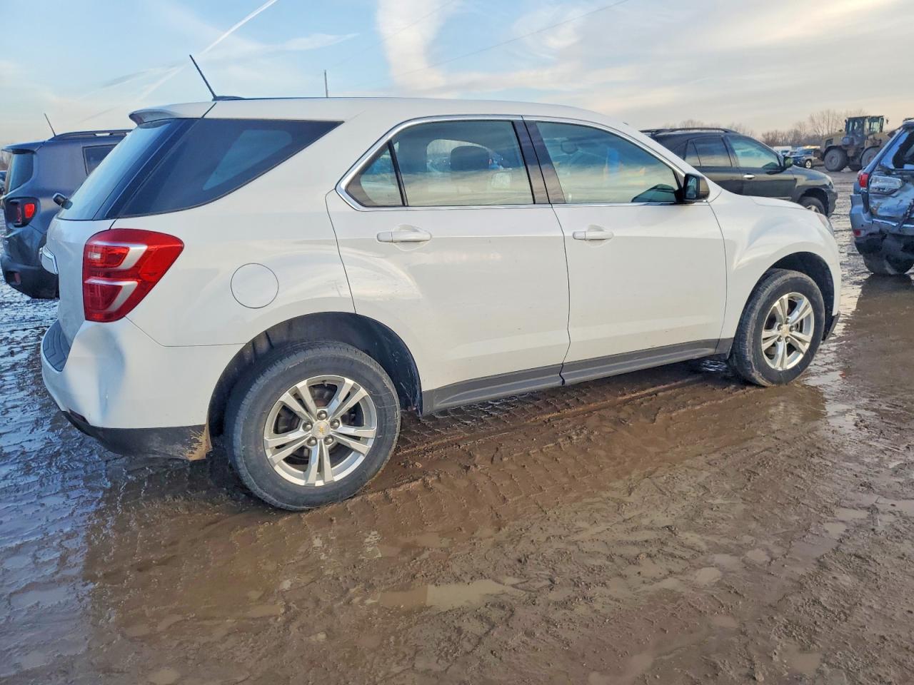 2017 CHEVROLET EQUINOX LS photo 3