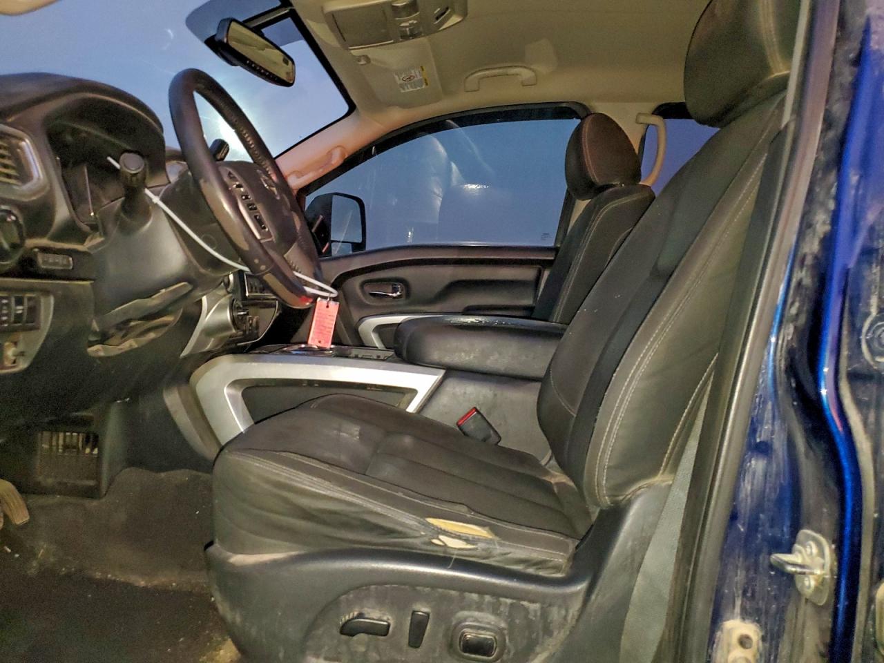2017 NISSAN TITAN XD SL photo 7