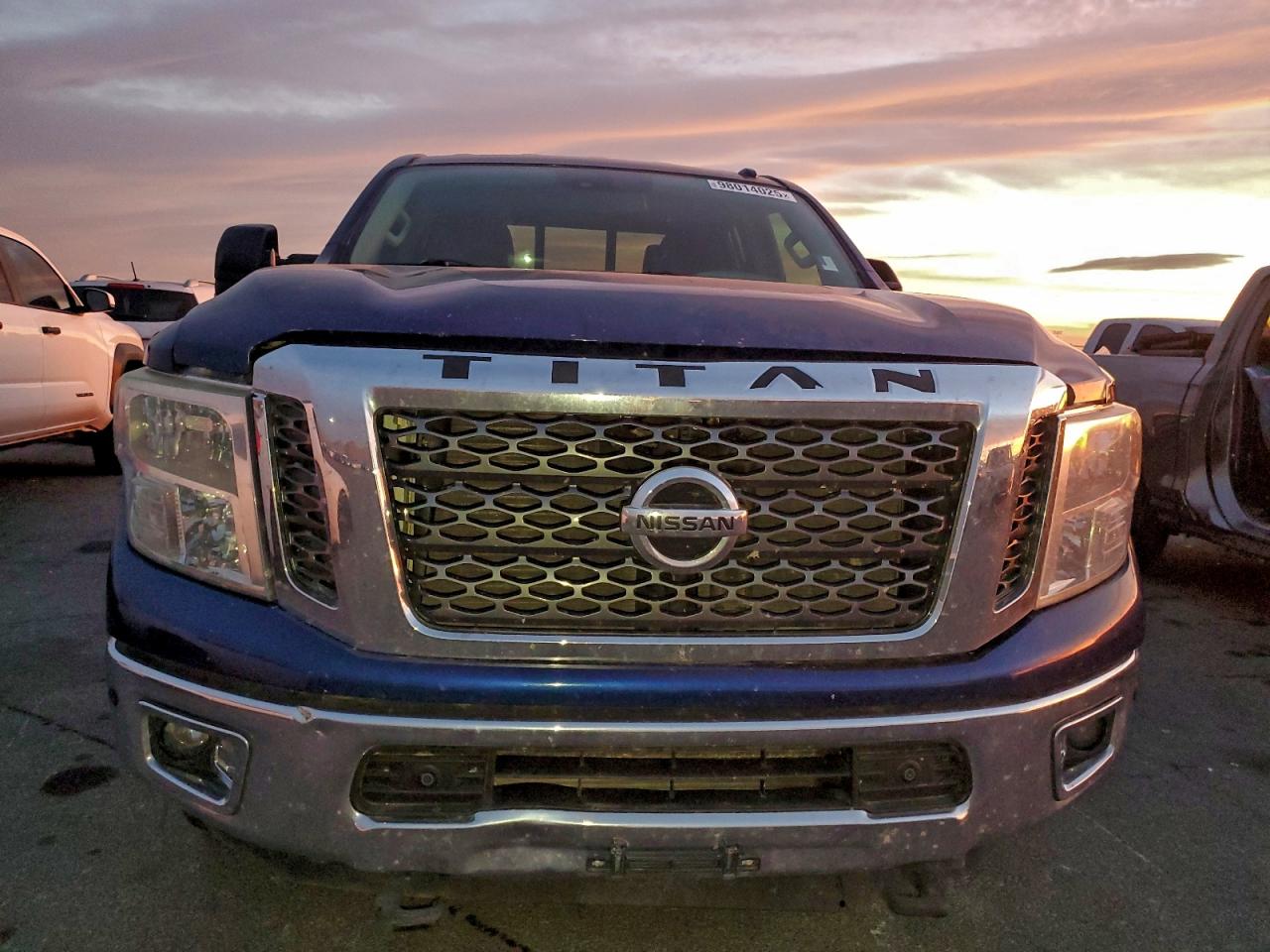 2017 NISSAN TITAN XD SL photo 5