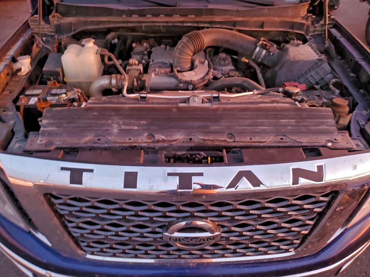 2017 NISSAN TITAN XD SL photo 11