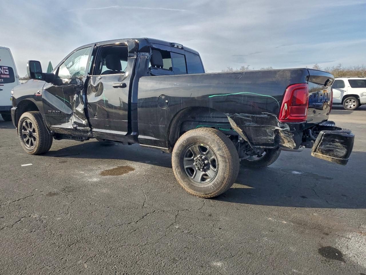 2025 RAM 2500 BIG HORN photo 2