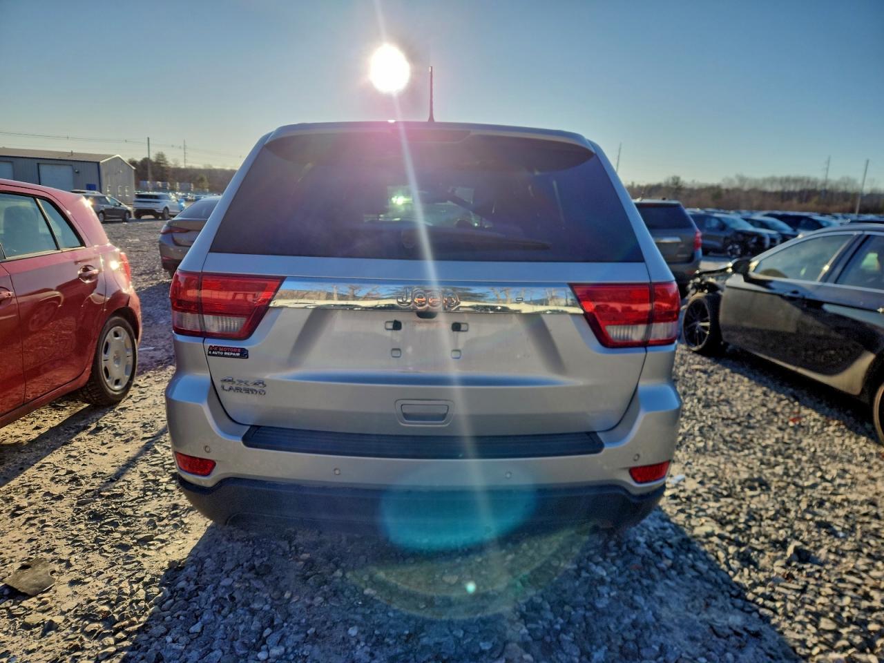 2011 JEEP GRAND CHEROKEE LAREDO photo 6