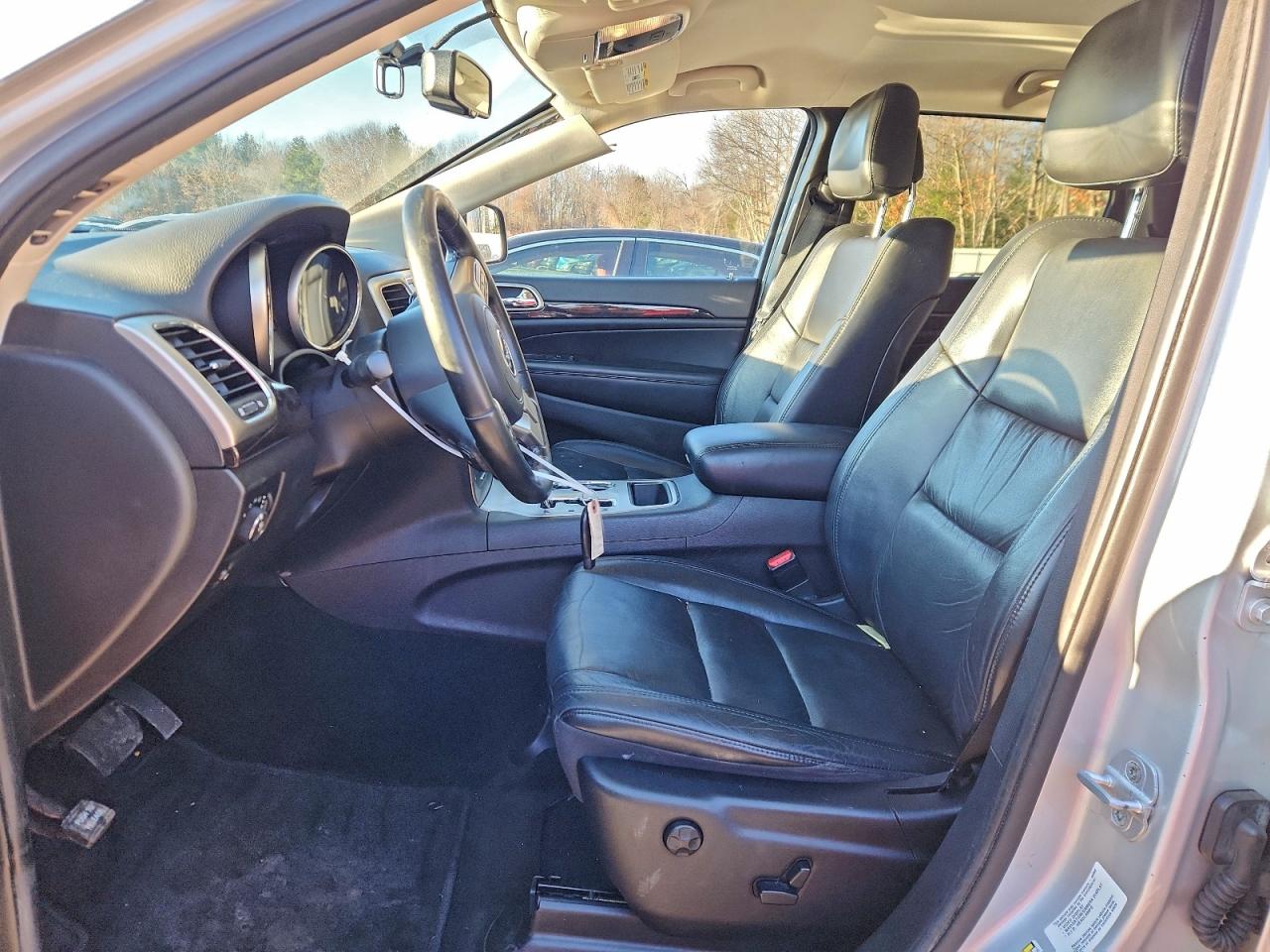 2011 JEEP GRAND CHEROKEE LAREDO photo 7