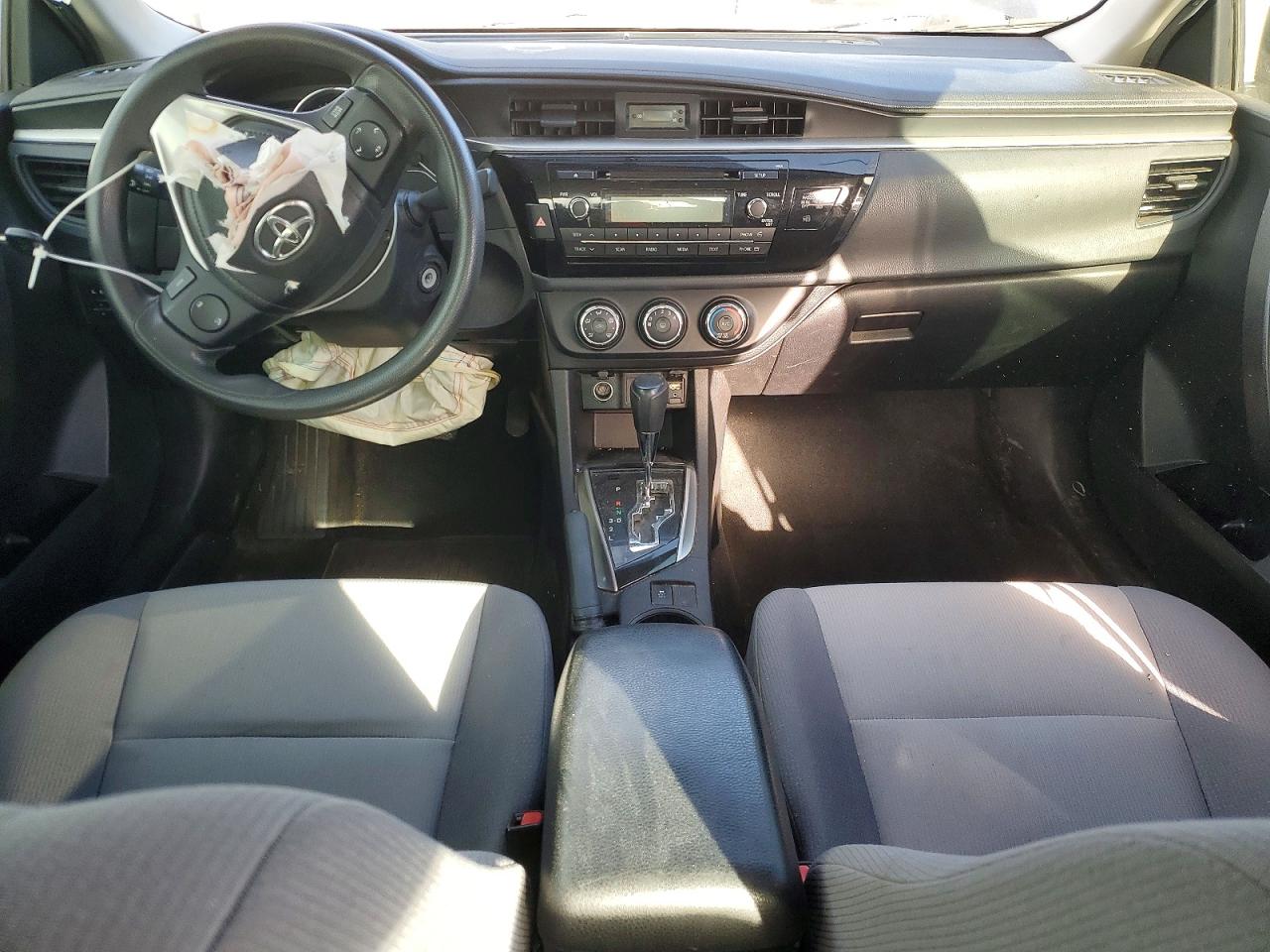 2015 TOYOTA COROLLA L photo 8