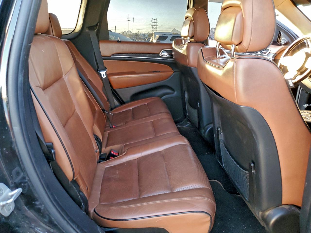 2012 JEEP GRAND CHEROKEE OVERLAND photo 11