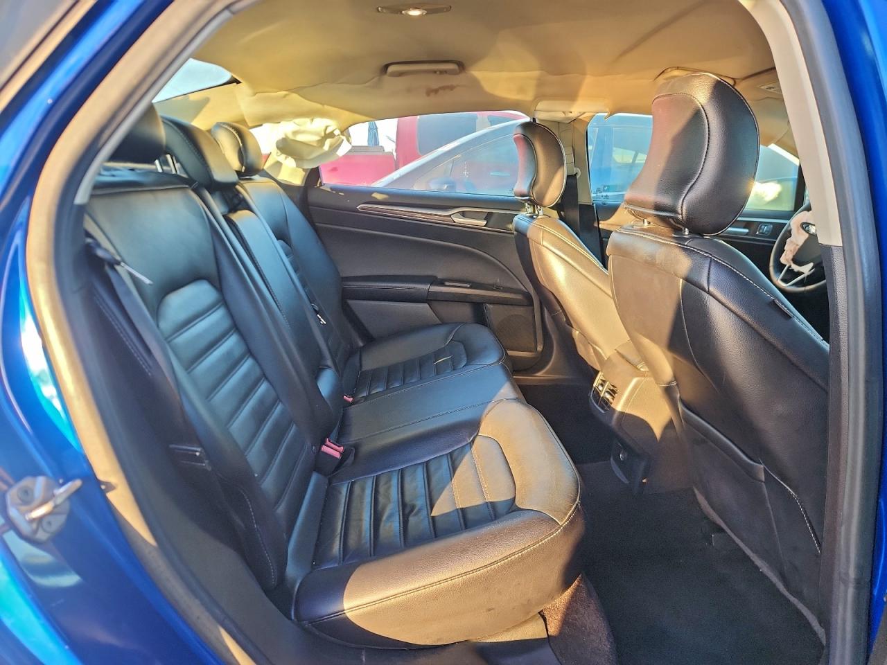 2017 FORD FUSION SE photo 19