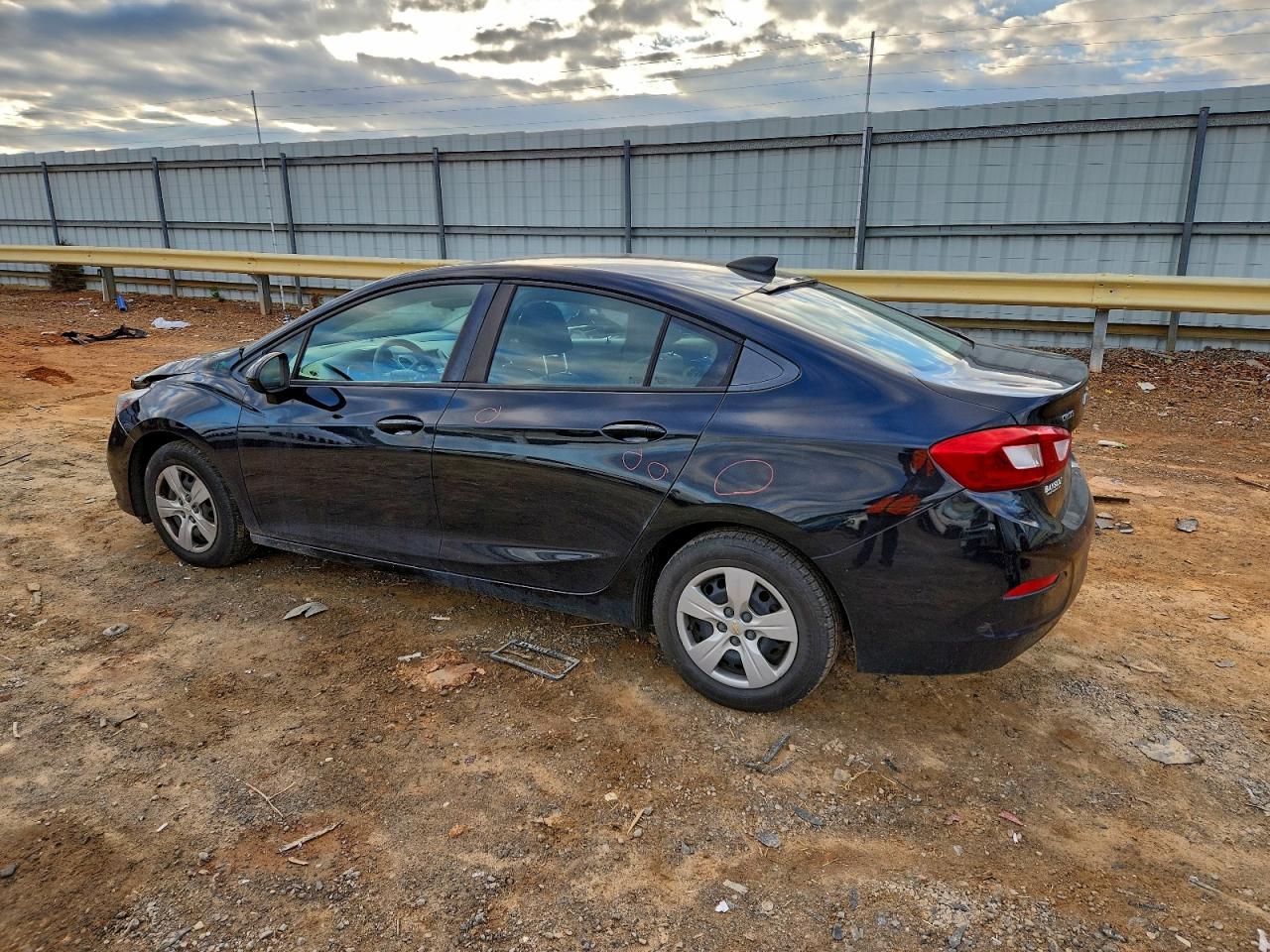2017 CHEVROLET CRUZE LS photo 3