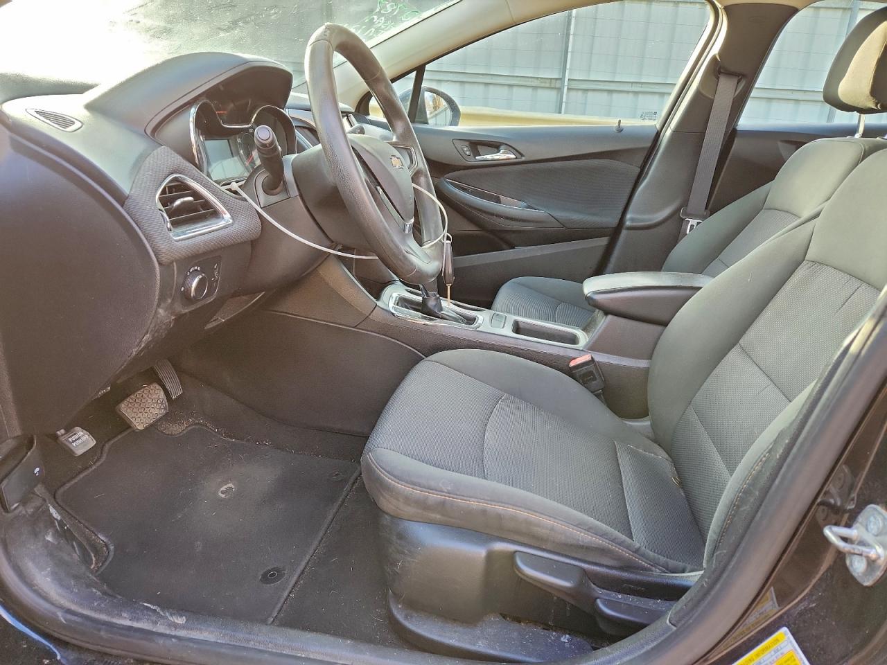 2017 CHEVROLET CRUZE LS photo 13
