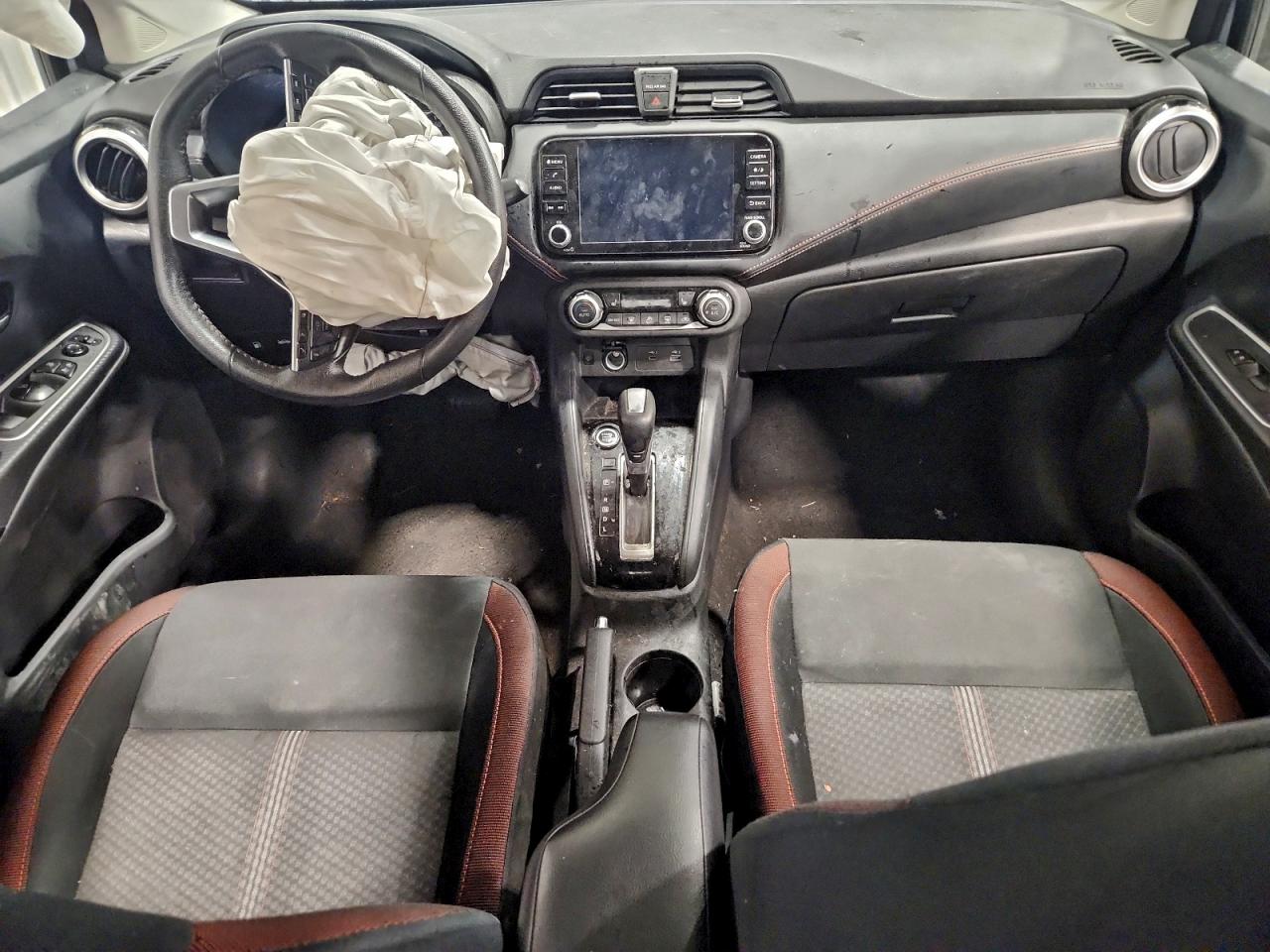 2025 NISSAN VERSA SR photo 8