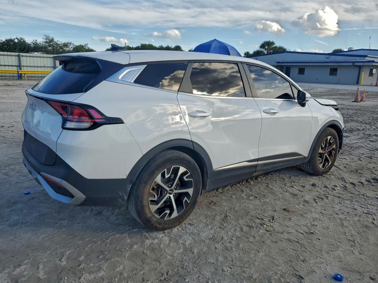 2023 KIA SPORTAGE EX photo 3