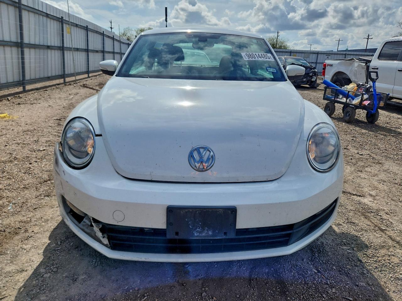 2016 VOLKSWAGEN BEETLE SE photo 5